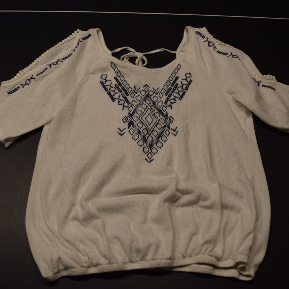 Women's S White Maurice's Top